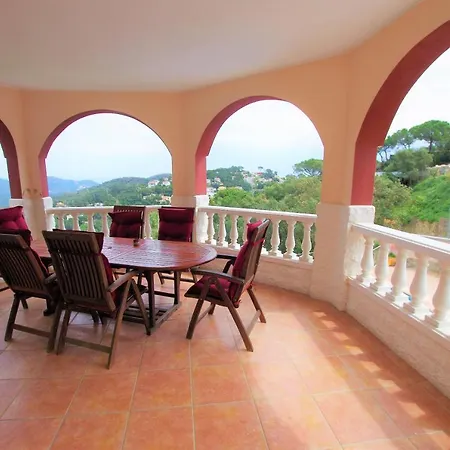 Christine: Luxurious 17-person With Pool And Barbecue Villa
