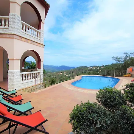 Villa Christine: Luxurious 17-person With Pool And Barbecue