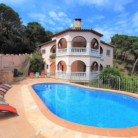 Christine: Luxurious 17-person With Pool And Barbecue Villa