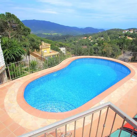 Christine: Luxurious 17-person With Pool And Barbecue Villa *