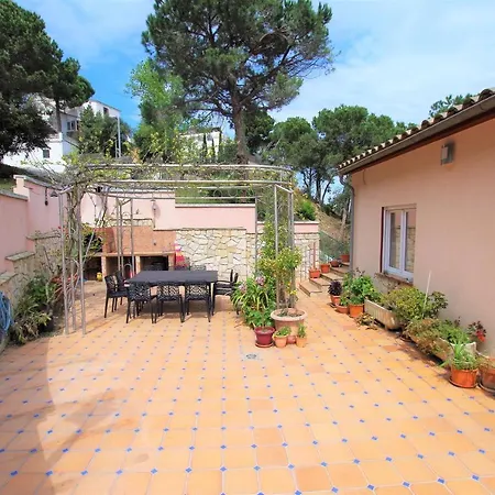 Christine: Luxurious 17-person With Pool And Barbecue Villa