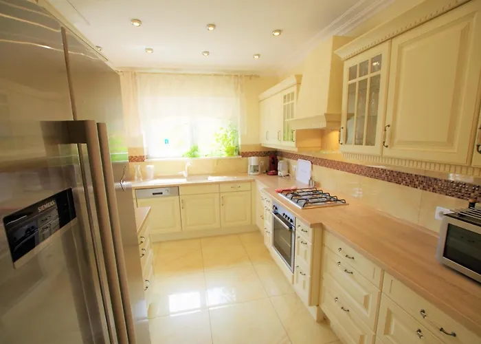 -tancat- V&v Lloret- Christine 别墅