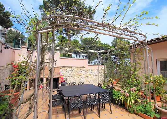 -tancat- V&v Lloret- Christine 别墅 滨海略雷特