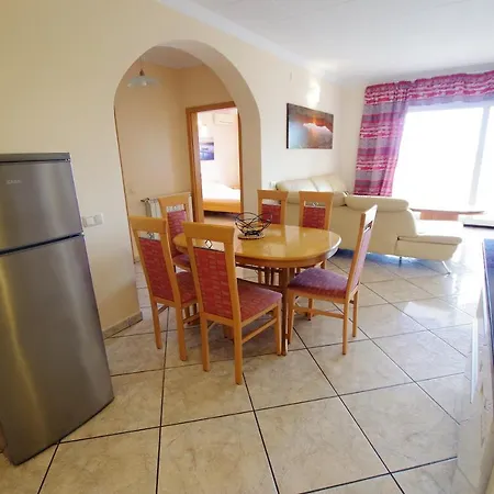 -tancat- V&v Lloret- Christine *