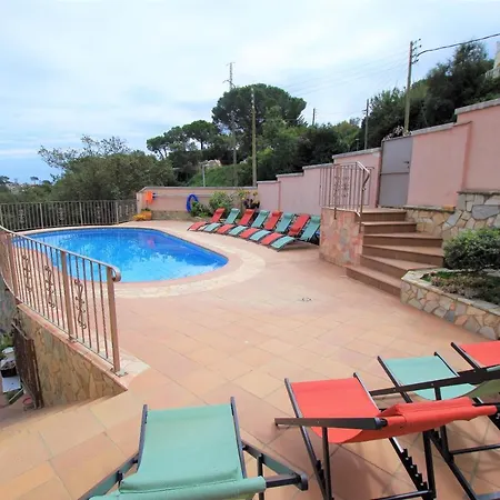 -tancat- V&v Lloret- Christine * يوريت دي مار