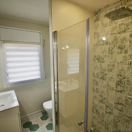 -tancat- V&v Lloret- Christine فيلة *