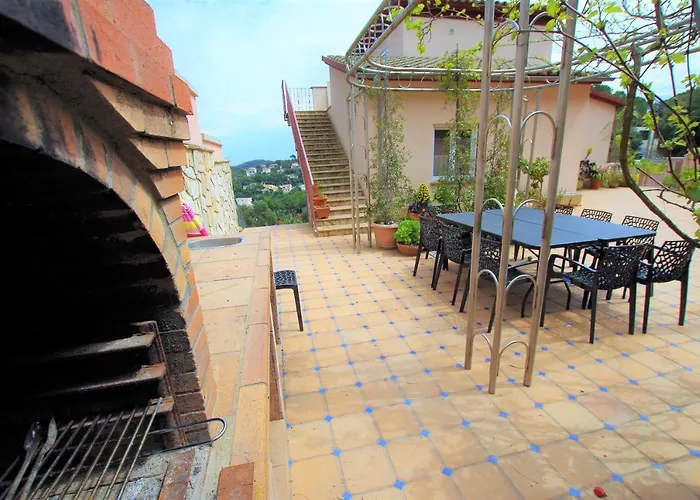 -tancat- V&v Lloret- Christine Willa *