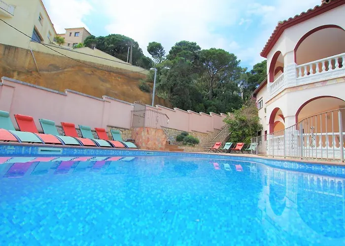 -tancat- V&v Lloret- Christine Willa Lloret de Mar