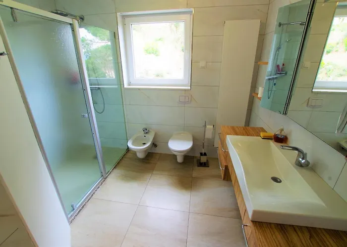 -tancat- V&v Lloret- Christine *