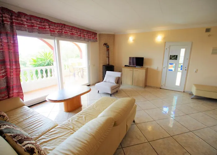 -tancat- V&v Lloret- Christine Willa Lloret de Mar