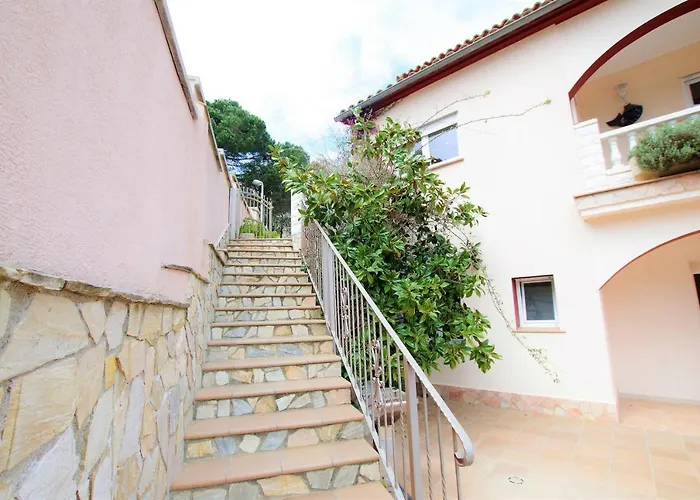 -tancat- V&v Lloret- Christine Lloret de Mar