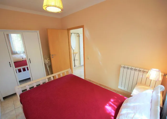 -tancat- V&v Lloret- Christine Willa