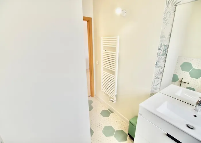 -tancat- V&v Lloret- Christine * Lloret de Mar