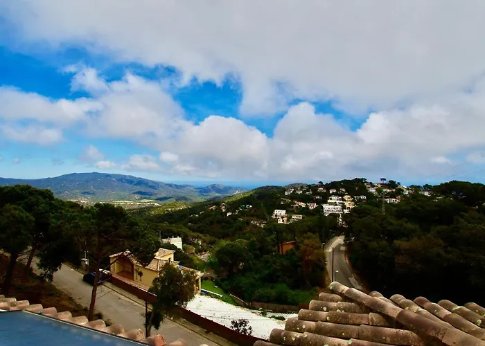 -tancat- V&v Lloret- Christine Villa