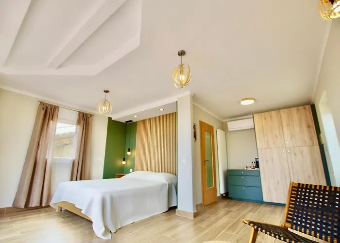 -tancat- V&v Lloret- Christine