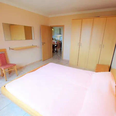 -tancat- V&v Lloret- Christine