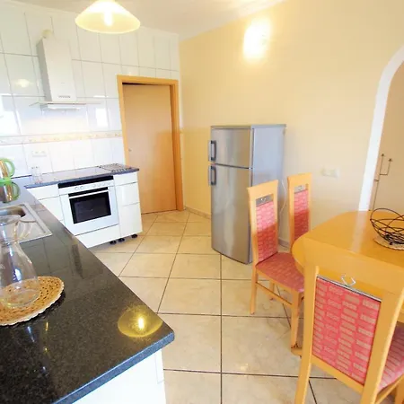 -tancat- V&v Lloret- Christine