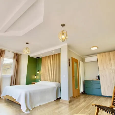 -tancat- V&v Lloret- Christine