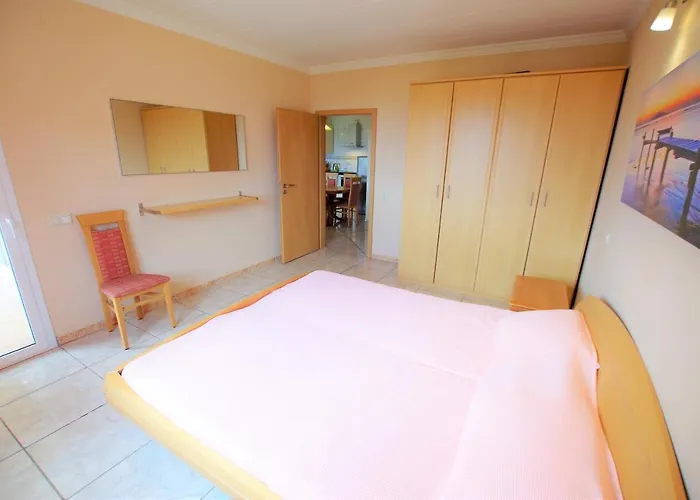 -tancat- V&v Lloret- Christine