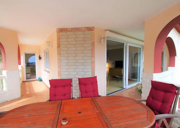 -tancat- V&v Lloret- Christine *