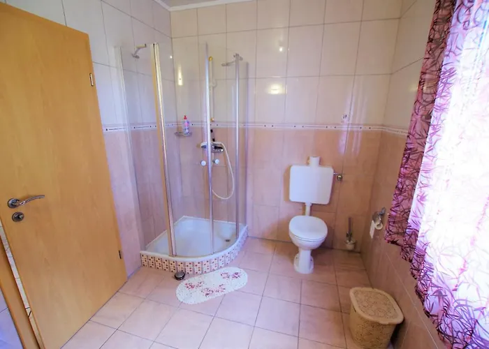 -tancat- V&v Lloret- Christine Lloret de Mar