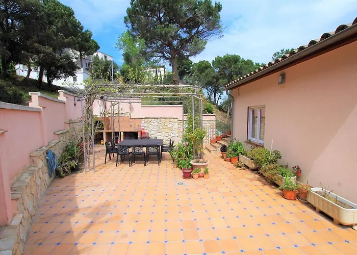 -tancat- V&v Lloret- Christine Villa