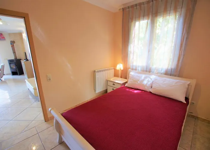 -tancat- V&v Lloret- Christine *