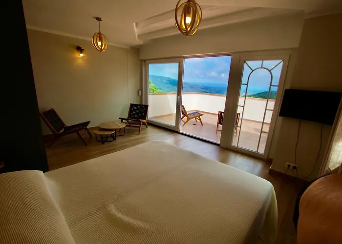 -tancat- V&v Lloret- Christine Villa Lloret de Mar